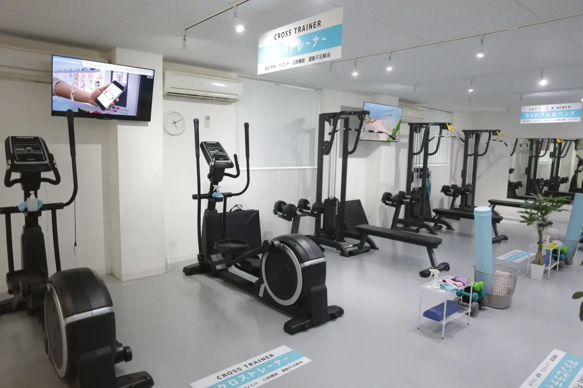 店内 クロストレーナー・筋トレエリア