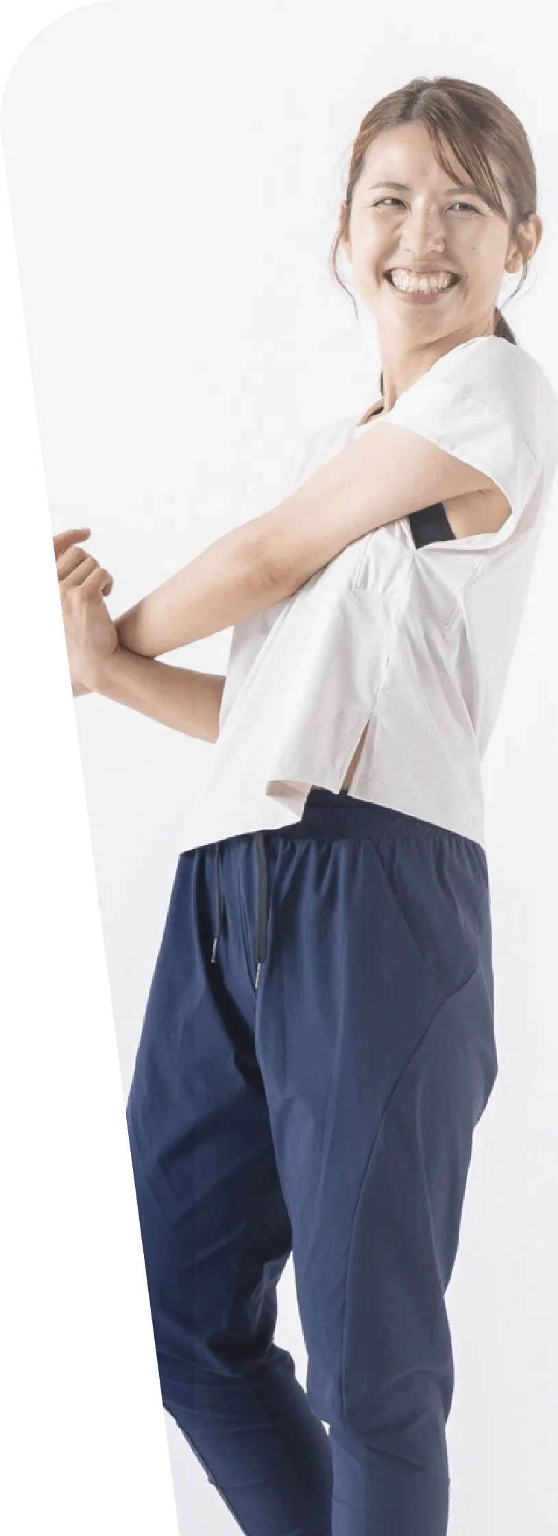 ストレッチをする女性